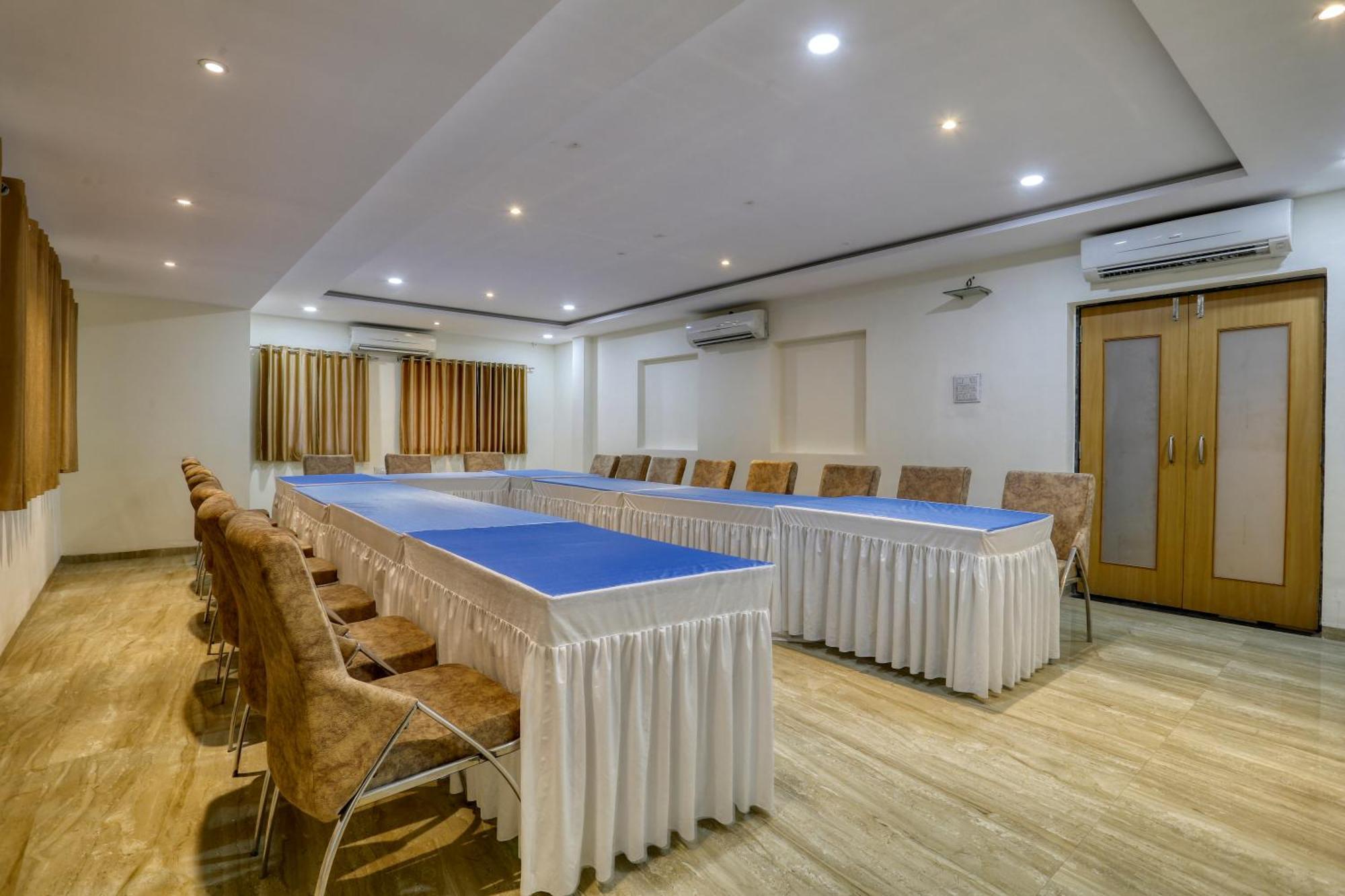 Soonstay Hotel Konark Indore Exteriör bild