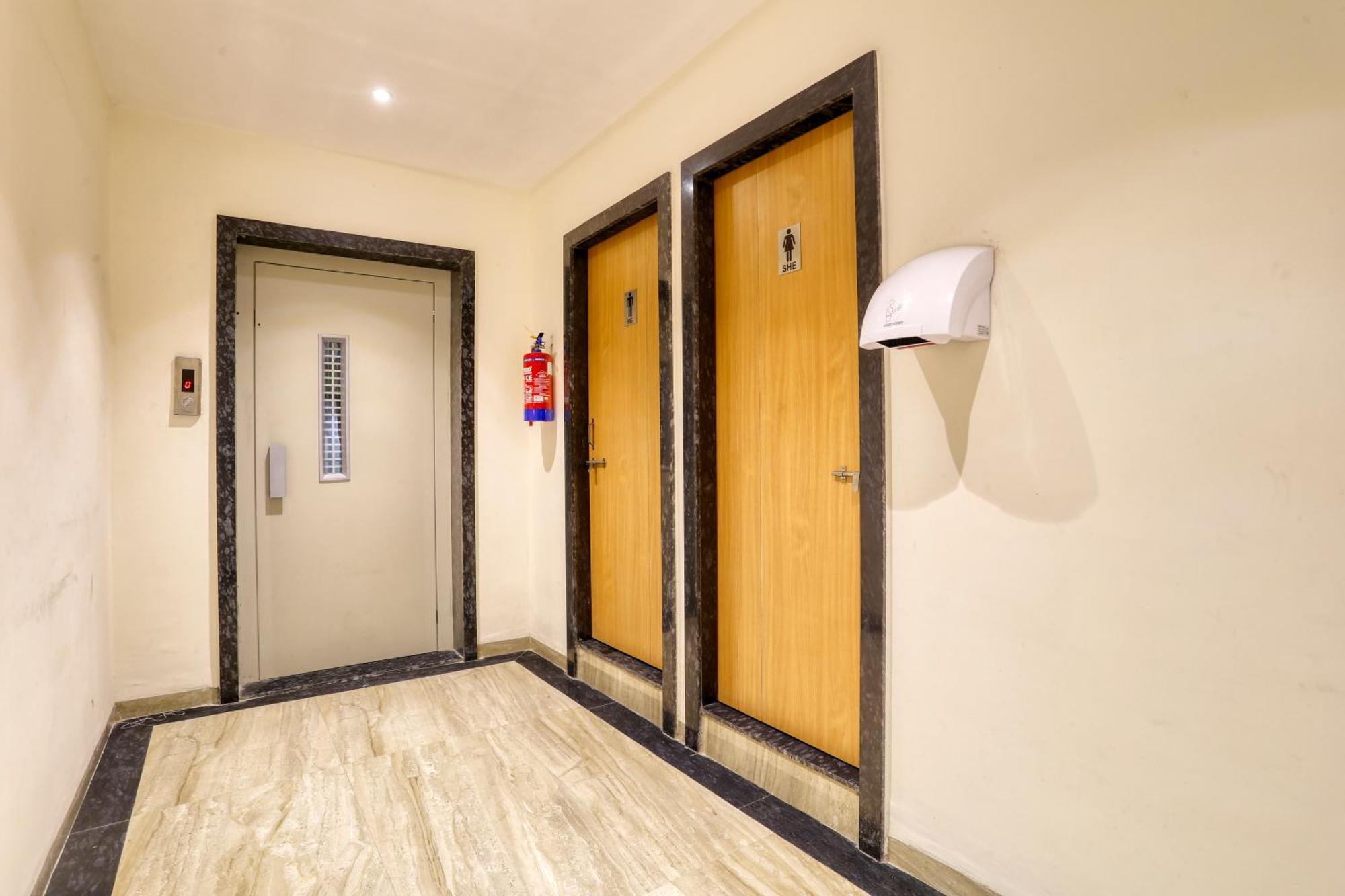 Soonstay Hotel Konark Indore Exteriör bild