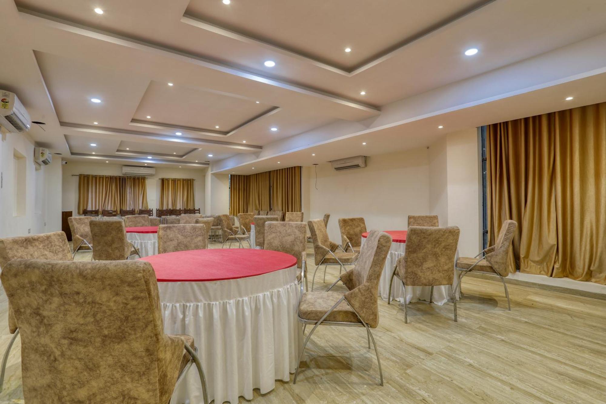Soonstay Hotel Konark Indore Exteriör bild