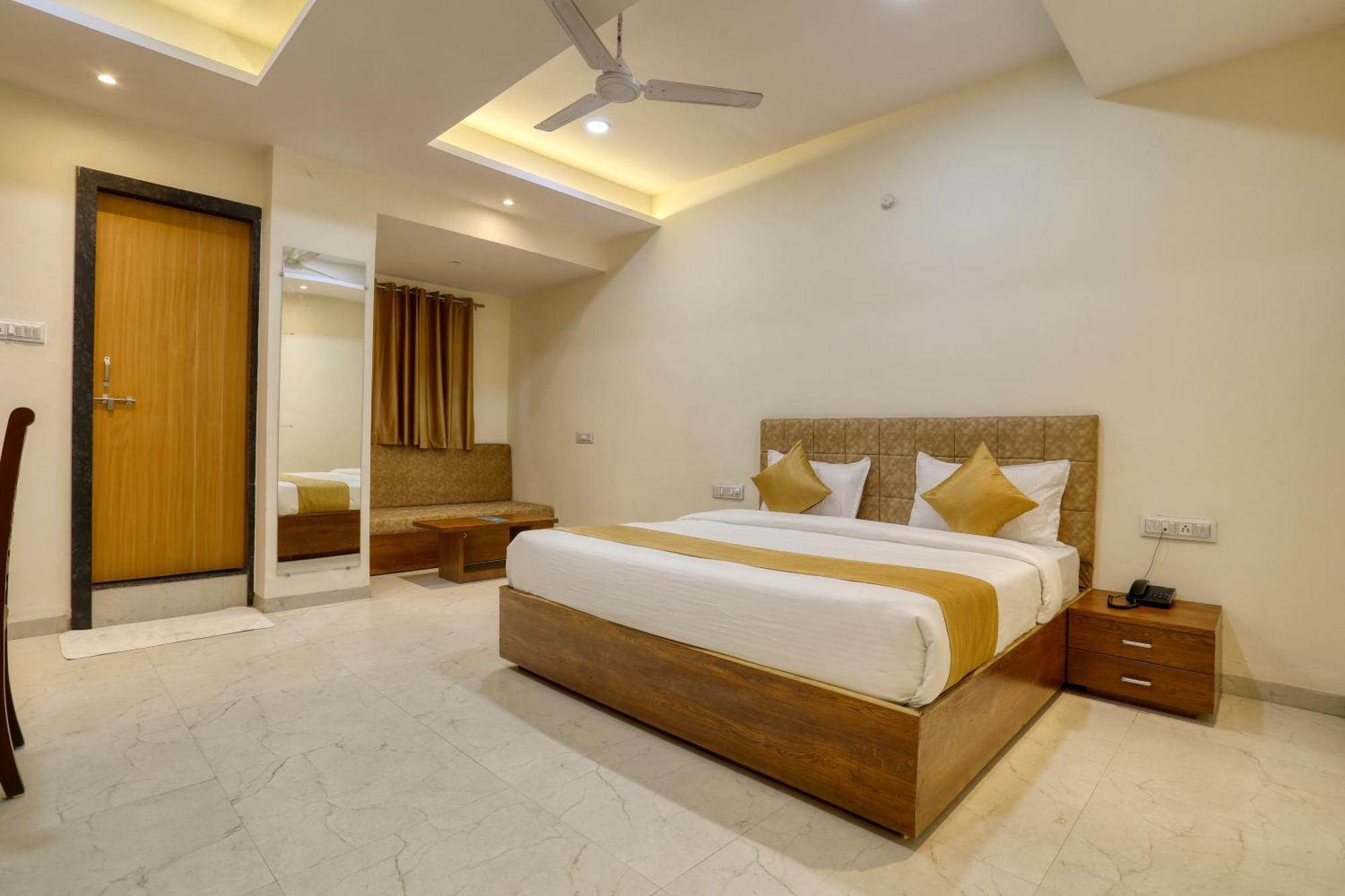 Soonstay Hotel Konark Indore Exteriör bild